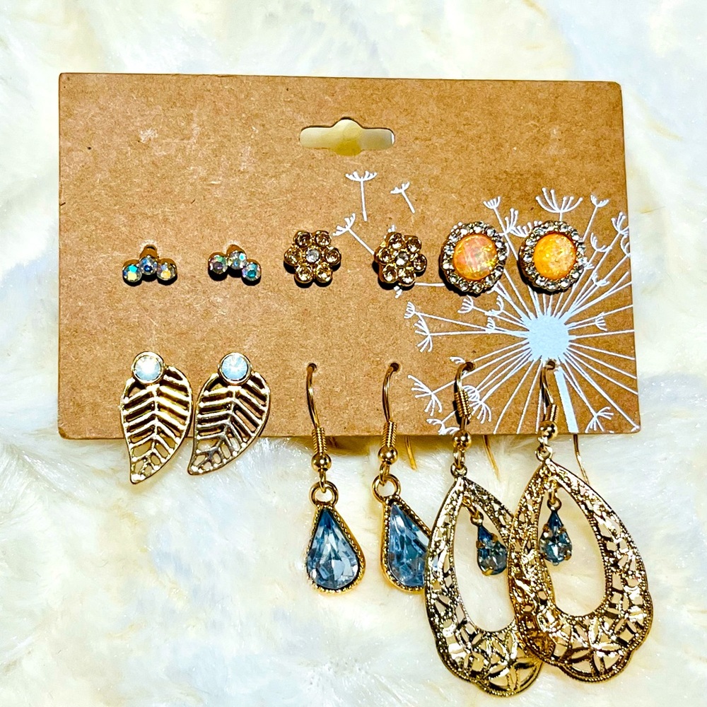 Set of 6 pair gold tone, earrings by plunder NWT